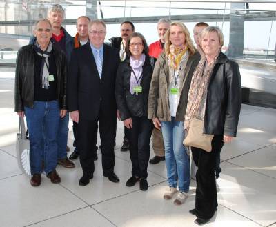 Reinhold Sendker begrte die Besucher des Kreissportbundes im Reichstag. - Reinhold Sendker begrüßte die Besucher des Kreissportbundes im Reichstag.