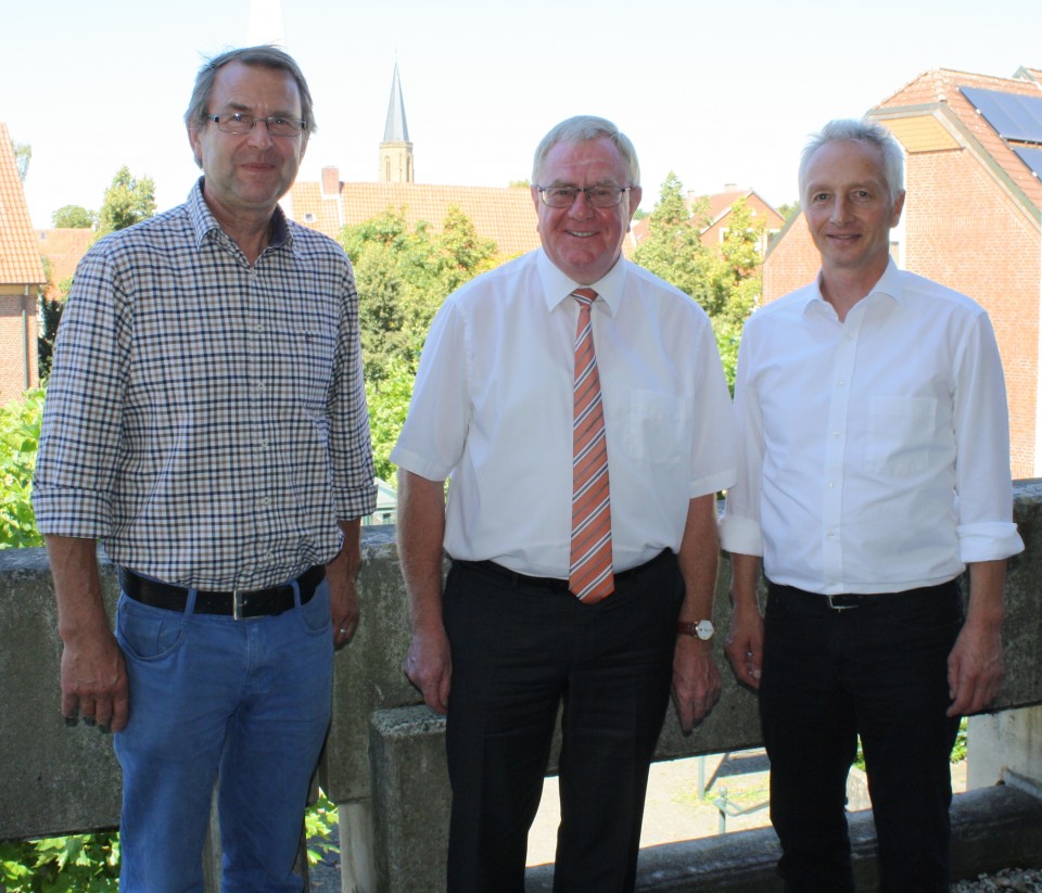 v.l.: CDU-Ortsunionsvorsitzender Christoph Boge, Reinhold Sendker MdB und Brgermeister Wolfgang Pieper