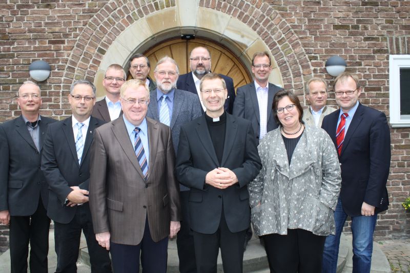 Zu einer ersten Gesprchsrunde mit dem neuen Weihbischof Dr. Stefan Zekorn trafen sich krzlich die Vertreter von Kreis CDU und Katholischer Kirche in der Landvolkhochschule in Freckenhorst.