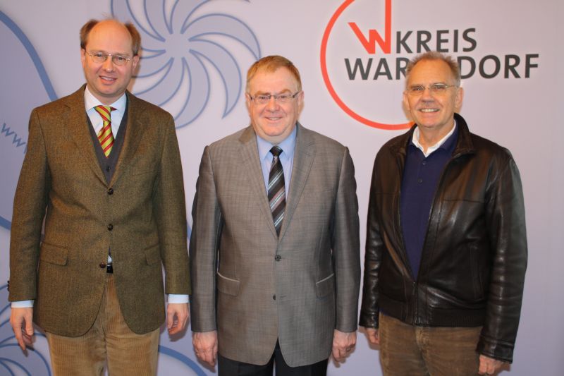 v.l.: Landrat Dr. Olaf Gericke, CDU-Bundestagsabgeordneter Reinhold Sendker (Westkirchen) und der Prsident des Kreissportbundes Ferdi Schmal.