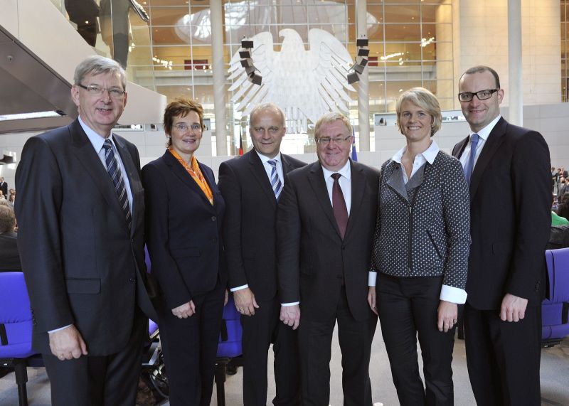 Die CDU Bundestagsabgeordneten aus dem Mnsterland: (v.l.) Karl Schiewerling, Sybille Benning, Johannes Rring, Reinhold Sendker, Anja Karliczek und Jens Spahn