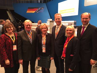 Foto von links: Astrid Birkhahn MdL, Reinhold Sendker MdB, Ursula Kindler, Henning Rehbaum MdL, Elke Duhme und Landrat Dr. Olaf Gericke - Foto von links: Astrid Birkhahn MdL, Reinhold Sendker MdB, Ursula Kindler, Henning Rehbaum MdL, Elke Duhme und Landrat Dr. Olaf Gericke