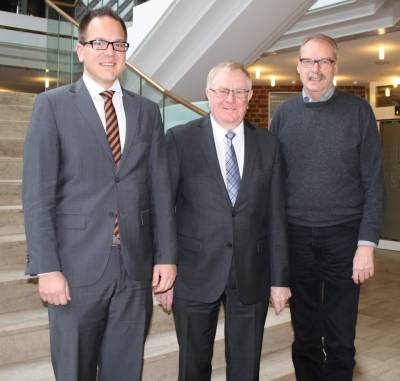 Trafen sich zum Gesprch im Rathaus Everswinkel: (v.l.) Brgermeister Sebastian Seidel, Reinhold Sendker MdB und der Ortsunionsvorsitzende Ludger Klaverkamp. - Trafen sich zum Gespräch im Rathaus Everswinkel: (v.l.) Bürgermeister Sebastian Seidel, Reinhold Sendker MdB und der Ortsunionsvorsitzende Ludger Klaverkamp.