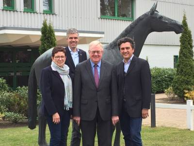 v.l.: Gisela Hinnemann, Thomas Ungruhe, Reinhold Sendker MdB und Shnke Lauterbach - v.l.: Gisela Hinnemann, Thomas Ungruhe, Reinhold Sendker MdB und Söhnke Lauterbach