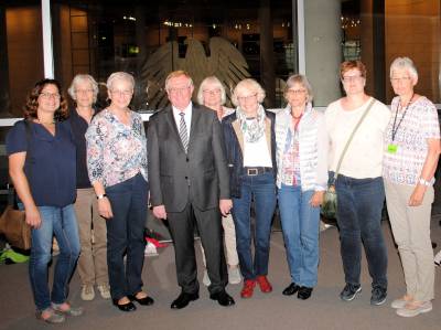 Katholische Frauengemeinschaft Enniger besucht heimischen Bundestagsabgeordneten Reinhold Sendker in Berlin - Katholische Frauengemeinschaft Enniger besucht heimischen Bundestagsabgeordneten Reinhold Sendker in Berlin