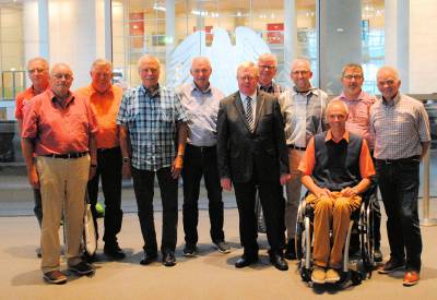 Vor dem Plenarsaal im Reichstag: Reinhold Sendker mit dem Mnnergesangsverein \\\