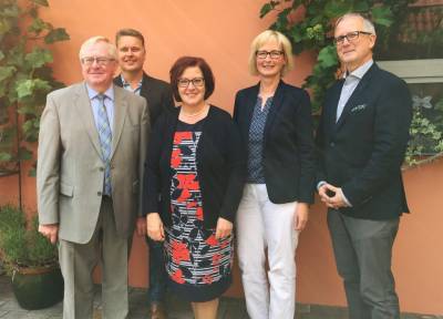 (v.l.) Reinhold Sendker MdB, PD Dr. Florian Sachse, PStS Ingrid Fischbach, Dr. Ursula Gerling-Huesmann, Dr. Hans Joachim Hilleke - (v.l.) Reinhold Sendker MdB, PD Dr. Florian Sachse, PStS Ingrid Fischbach, Dr. Ursula Gerling-Huesmann, Dr. Hans Joachim Hilleke