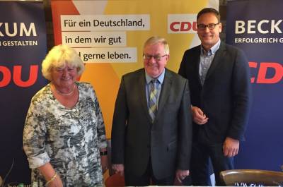 (v.l.) Theresia Gerwing, Reinhold Sendker MdB und Markus Hner - (v.l.) Theresia Gerwing, Reinhold Sendker MdB und Markus Höner