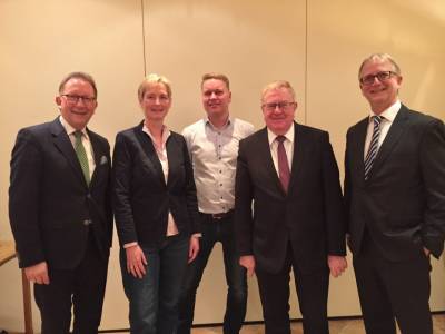 (v.l.) Erwin Rddel MdB, Dr. Ursula Gerling-Huesmann, Dr. Florian Sachse, Reinhold Sendker MdB und Dr. Hans Joachim Hilleke. - (v.l.) Erwin Rüddel MdB, Dr. Ursula Gerling-Huesmann, Dr. Florian Sachse, Reinhold Sendker MdB und Dr. Hans Joachim Hilleke.