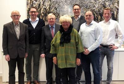 (v.l.): Lothar Stumpenhorst, Bernd Eer, Reinhold Sendker MdB, Resi Gerwing, Markus Hner, Frank Joubert und Christoph Lehrke - (v.l.): Lothar Stumpenhorst, Bernd Eßer, Reinhold Sendker MdB, Resi Gerwing, Markus Höner, Frank Joubert und Christoph Lehrke