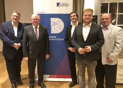 Bild v.l.: Heinrich Wullhorst, Reinhold Sendker MdB, Dr. Christian Rusche, Michael Scheppe und Dr. Andreas Schulze - Bild v.l.: Heinrich Wullhorst, Reinhold Sendker MdB, Dr. Christian Rusche, Michael Scheppe und Dr. Andreas Schulze