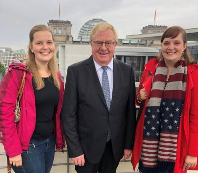  Von links: Julia Wltermann, Reinhold Sendker MdB und Ina Kolbow. -  Von links: Julia Wältermann, Reinhold Sendker MdB und Ina Kolbow.