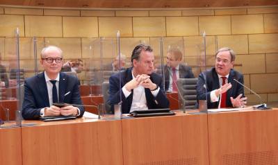 Bild v.l.: Landtagsprsident andr Kuper MdL, der Vorsitzende der NRW-Landesgruppe im Deutschen Bundestag, Prof. Gnter Krings MdB  und NRW-Ministerprsident Armin Laschet.
Bildquelle: CDU-Landtagsfraktion NRW