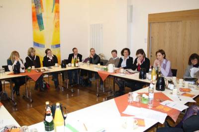 Reinhold Sendker MdB und Rudolf Henke MdB diskutieren mit Pflegeheim- und Pflegedienstleitern und zum Pfege-TV.