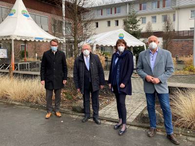 (v.l.n.r.) Bjrn Plaas, Reinhold Sendker MdB, Andrea Elisa Schtte und Rudolf Horstmann - (v.l.n.r.) Björn Plaas, Reinhold Sendker MdB, Andrea Elisa Schütte und Rudolf Horstmann