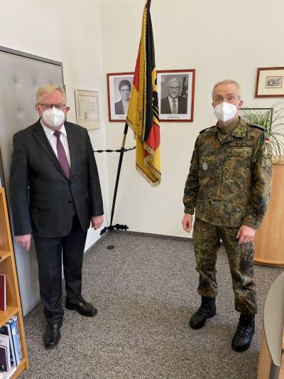 Reinhold Sendker MdB und Oberst Michael Maul, Kommandeur der Sportschule der Bundeswehr - Reinhold Sendker MdB und Oberst Michael Maul, Kommandeur der Sportschule der Bundeswehr