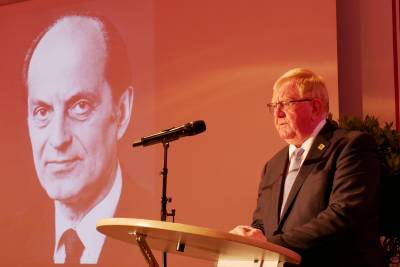 Sendker im Rahmen einer Festveranstaltung der Stadt Warendorf anlsslich des 100. Geburtstag Heinrich Windelens am 26. Juni 2021. - Sendker im Rahmen einer Festveranstaltung der Stadt Warendorf anlässlich des 100. Geburtstag Heinrich Windelens am 26. Juni 2021.