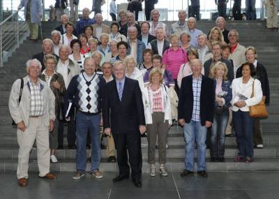 Reinhold Sendker MdB begrt den Mnnergesangsverein Drensteinfurt in Berlin. - Reinhold Sendker MdB begrüßt den Männergesangsverein Drensteinfurt in Berlin.