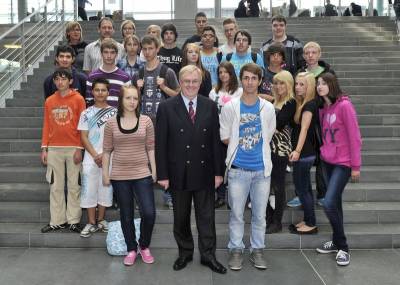 Reinhold Sendker MdB mit der Klasse 9c der Ketteler Schule Beckum im Paul-Lbe-Haus in Berlin. - Reinhold Sendker MdB mit der Klasse 9c der Ketteler Schule Beckum im Paul-Löbe-Haus in Berlin.