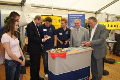 Reinhold Sendker MdB besucht die 18. Berufsorientierungsmesse (BOM) in Warendorf.