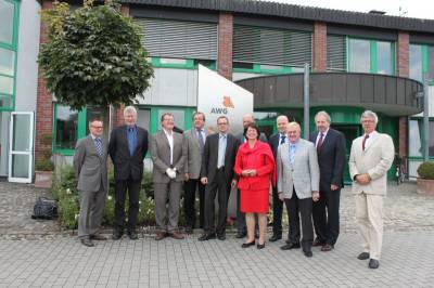 (von links nach rechts): Dr. Norbert Bruhn-Lobin, Dr. Ketel Ketelsen, Burkart Schulte, Hubert Ringe, Christian Niehaves, Andreas Nieweler, Marie-Luise Dtt (MdB), Ralph Brinkhaus (MdB), Reinhold Sendker (MdB), Thomas Grundmann, Patrick Hasenkamp. - (von links nach rechts): Dr. Norbert Bruhn-Lobin, Dr. Ketel Ketelsen, Burkart Schulte, Hubert Ringe, Christian Niehaves, Andreas Nieweler, Marie-Luise Dött (MdB), Ralph Brinkhaus (MdB), Reinhold Sendker (MdB), Thomas Grundmann, Patrick Hasenkamp.