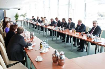 Bundeskanzlerin Merkel mit der Arbeitnehmergruppe der CDU/CSU-Fraktion. Foto: Bundesregierung.