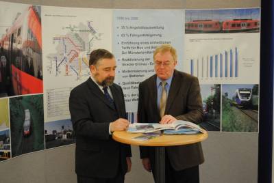 Reinhold Sendker MdB im gesprch mit dem Geschftsfhrer des ZVM Herrn Michael Geuckler.