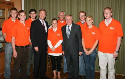Bundesprsident Christain Wulff und Reinhold Sendker MdB mit seinem Wahlkampfteam.