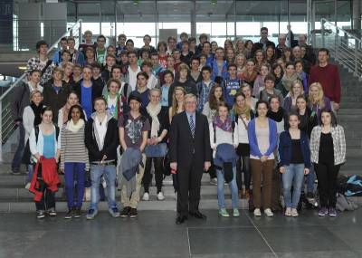 Reinhold Sendker MdB begrte die Schler aus Warendorf im Deutschen Bundestag. - Reinhold Sendker MdB begrüßte die Schüler aus Warendorf im Deutschen Bundestag.