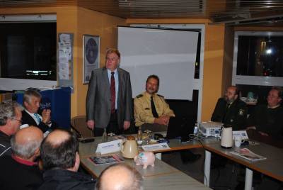 Reinhold Sendker beim Fernfahrerstammtisch in der Raststtte Mnsterland Ost.