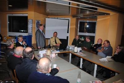 Reinhold Sendker beim Fernfahrerstammtisch in der Raststtte Mnsterland Ost.