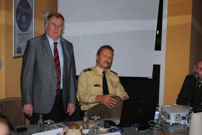 Reinhold Sendker beim Fernfahrerstammtisch in der Raststtte Mnsterland Ost.