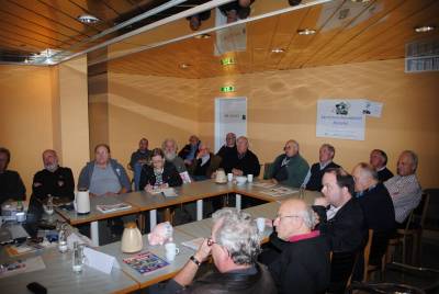 Reinhold Sendker beim Fernfahrerstammtisch in der Raststtte Mnsterland Ost.
