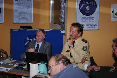 Reinhold Sendker beim Fernfahrerstammtisch in der Raststtte Mnsterland Ost.