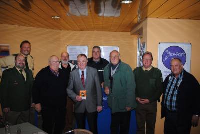 Reinhold Sendker beim Fernfahrerstammtisch in der Raststtte Mnsterland Ost.