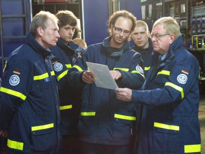 Reinhold Sendker MdB beim Besuch des THW in Oelde. - Reinhold Sendker MdB beim Besuch des THW in Oelde.