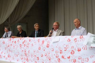 Reinhold Sendker MdB bei Pressekonferenz im Rahmen des Schlerlaufs im Vier-Jahreszeiten-Park Oelde. - Reinhold Sendker MdB bei Pressekonferenz im Rahmen des Schülerlaufs im Vier-Jahreszeiten-Park Oelde.