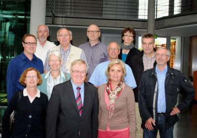 Reinhold Sendker MdB begrte die Gste aus Freckenhorst im Deutschen Bundestag. - Reinhold Sendker MdB begrüßte die Gäste aus Freckenhorst im Deutschen Bundestag.