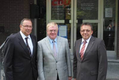 v. links: Der Konzernbevollmchtigte der Bahn fr Nordrhein-Westfalen, Reiner Latsch, Reinhold Sendker MdB und der Regionalleiter der DB Netz AG, Bringfried Belter