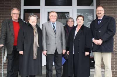 Mitglieder der Selbsthilfegruppe Leukmie & Lymphome Mnsterland Sd e.V. informierten den heimischen Bundestagsabgeordneten Reinhold Sendker (Westkirchen) ber ihre Arbeit. (v.l.) Peter Michalski, Ehrengard Ohlendorf, Renate Jakobeit, Hilde Doliganski und Michael Enders. - Mitglieder der Selbsthilfegruppe Leukämie & Lymphome Münsterland Süd e.V. informierten den heimischen Bundestagsabgeordneten Reinhold Sendker (Westkirchen) über ihre Arbeit. (v.l.) Peter Michalski, Ehrengard Ohlendorf, Renate Jakobeit, Hilde Doliganski und Michael Enders.