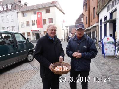 Reinhold Sendker auf dem Sendenhorster Marktplatz. - Reinhold Sendker auf dem Sendenhorster Marktplatz.