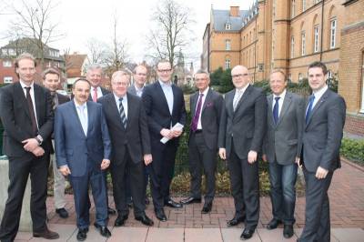 Die Vertreter der Krankenhuser im Kreis Warendorf trafen mit Reinhold Sendker und Jens Spahn zum Gesprch zusammen.

(v.l.) Winfried Mertens (GF St. Franziskus-Hospital Ahlen), Ralf Heese (stellv. GF St. Josef-Stift), Dr. Martin Biller (GF Josephs-Hospital Warendorf), Werner Strotmeier (GF St. Josef-Stift), MdB Reinhold Sendker, Marcus Proff (Dizesan-Caritasverband Mnster), MdB Jens Spahn, Frank Lillteicher (GF Zweckverband freigemeinntziger Krankenhuser Mnsterland und Ostwestfalen), Dr.Stephan Pantenburg (GF Marienhospital Oelde), Volker Hvelmann (GF St. Rochus-Hospital Telgte) und Dr. Jan Deitmer (GF Elisabeth-Hospital Beckum). - Die Vertreter der Krankenhäuser im Kreis Warendorf trafen mit Reinhold Sendker und Jens Spahn zum Gespräch zusammen.

(v.l.) Winfried Mertens (GF St. Franziskus-Hospital Ahlen), Ralf Heese (stellv. GF St. Josef-Stift), Dr. Martin Biller (GF Josephs-Hospital Warendorf), Werner Strotmeier (GF St. Josef-Stift), MdB Reinhold Sendker, Marcus Proff (Diözesan-Caritasverband Münster), MdB Jens Spahn, Frank Lillteicher (GF Zweckverband freigemeinnütziger Krankenhäuser Münsterland und Ostwestfalen), Dr.Stephan Pantenburg (GF Marienhospital Oelde), Volker Hövelmann (GF St. Rochus-Hospital Telgte) und Dr. Jan Deitmer (GF Elisabeth-Hospital Beckum).