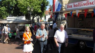 Reinhold Sendker MdB auf dem Oelder Wochenmarkt - Reinhold Sendker MdB auf dem Oelder Wochenmarkt