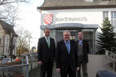 Die Auswirkungen des in Berlin ausgehandelten Koalitionsvertrages errterten gestern im Beckumer Rathaus (v.l.) Dr. Karl-Uwe Strothmann, Reinhold Sendker und CDU-Fraktionsvorsitzender Christoph Pundt. - Die Auswirkungen des in Berlin ausgehandelten Koalitionsvertrages erörterten gestern im Beckumer Rathaus (v.l.) Dr. Karl-Uwe Strothmann, Reinhold Sendker und CDU-Fraktionsvorsitzender Christoph Pundt.