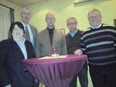 Reinhold Sendker MdB mit den Westkirchener Ratsabgeordneten und neuen Kandidaten. - Reinhold Sendker MdB mit den Westkirchener Ratsabgeordneten und neuen Kandidaten.