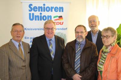 Gruppenfoto zum Auftakt der Mitgliederversammlung der Kreis-Seniorenunion der CDU (v.l.) Werner Wiewel (Vorsitzender), Reinhold Sendker, Heinz Quante, Wolfgang Urban und Margret Schlpker. - Gruppenfoto zum Auftakt der Mitgliederversammlung der Kreis-Seniorenunion der CDU (v.l.) Werner Wiewel (Vorsitzender), Reinhold Sendker, Heinz Quante, Wolfgang Urban und Margret Schlöpker.