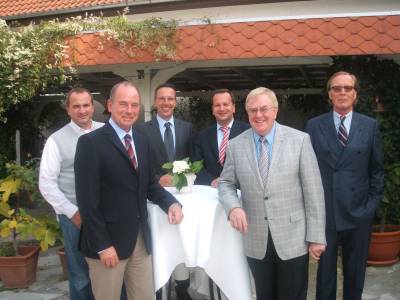 (v.l.) Henning Weber, Jochen Klein, Stephan Wehning, Christoph Pundt, Reinhold Sendker MdB , und Dr. Gustav Krogbeumker. - (v.l.) Henning Weber, Jochen Klein, Stephan Wehning, Christoph Pundt, Reinhold Sendker MdB , und Dr. Gustav Krogbeumker.