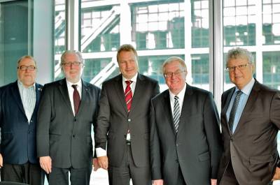 Foto: v.l.n.r.: Manfred Kehr, Wilfried Grunau, Heinz Leymann, Reinhold Sendker, Helmut Zenker. - Foto: v.l.n.r.: Manfred Kehr, Wilfried Grunau, Heinz Leymann, Reinhold Sendker, Helmut Zenker.