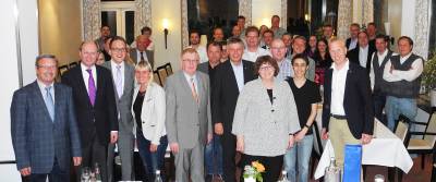 Die Fhrungsriege der CDU im Kreis Warendorf begrte gemeinsam mit dem Generalsekretr der NRW-CDU die neuen Mitglieder. - Die Führungsriege der CDU im Kreis Warendorf begrüßte gemeinsam mit dem Generalsekretär der NRW-CDU die neuen Mitglieder.