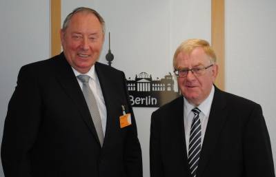 Lorenz Bohle (links) und MdB Reinhold Sendker (rechts) - Lorenz Bohle (links) und MdB Reinhold Sendker (rechts)